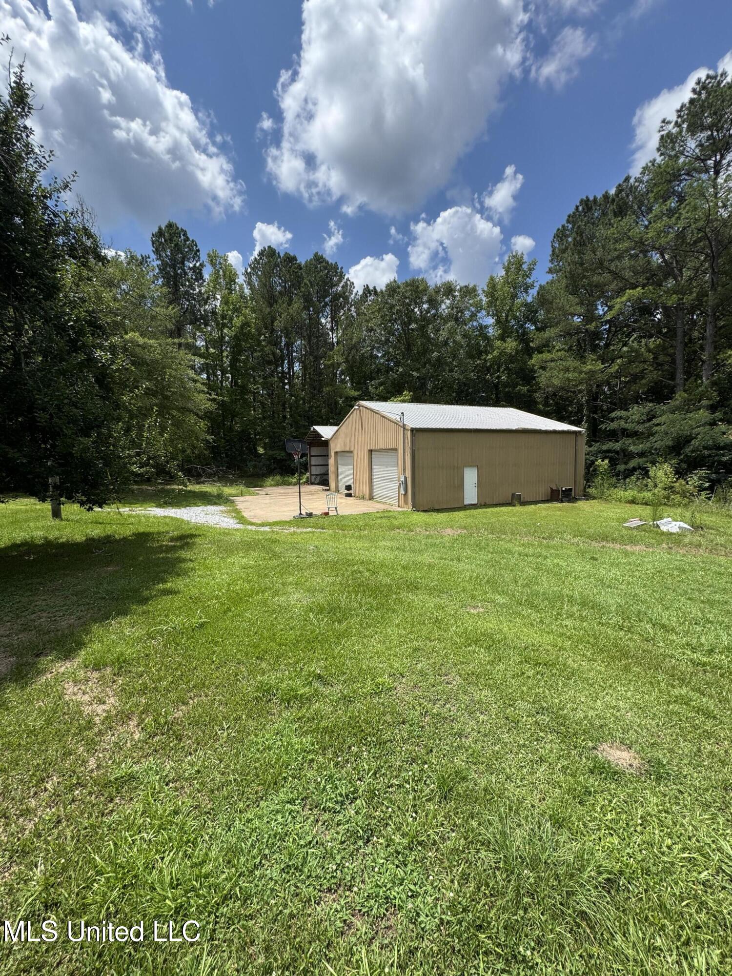 1104 Highway 513 Enterprise, MS 39330 - Photo 17 of 19 IMG_7136