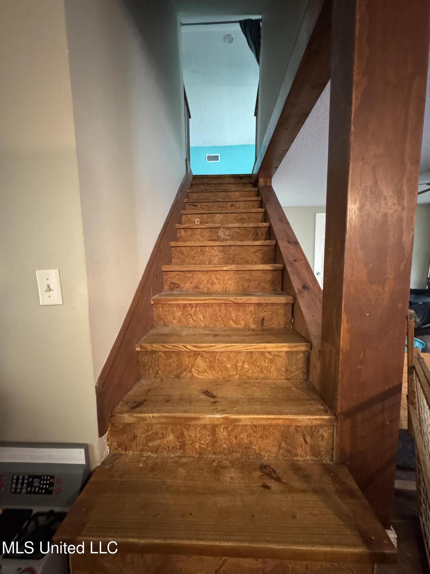 1104 Highway 513 Enterprise, MS 39330 - Photo 18 of 19 Stairs to bonus room