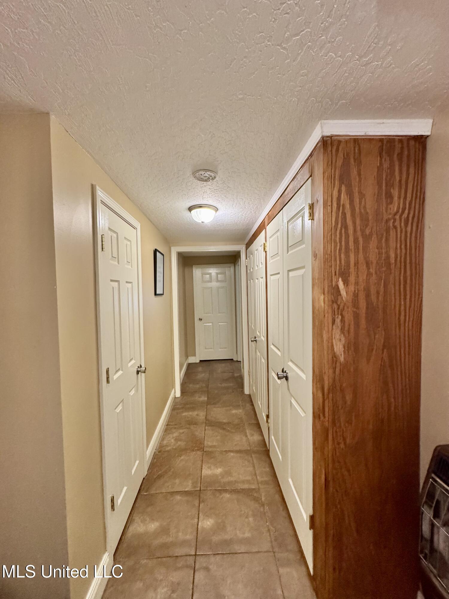 1104 Highway 513 Enterprise, MS 39330 - Photo 10 of 19 IMG_7181