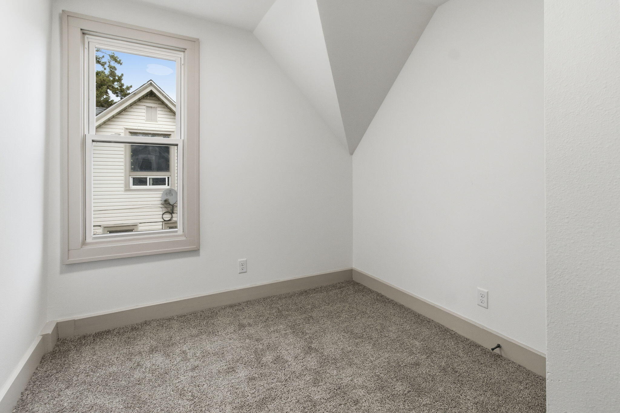 1206 Carlisle Avenue Racine, WI 53404 - Photo 20 of 34 25-web-or-mls-IMG_8294