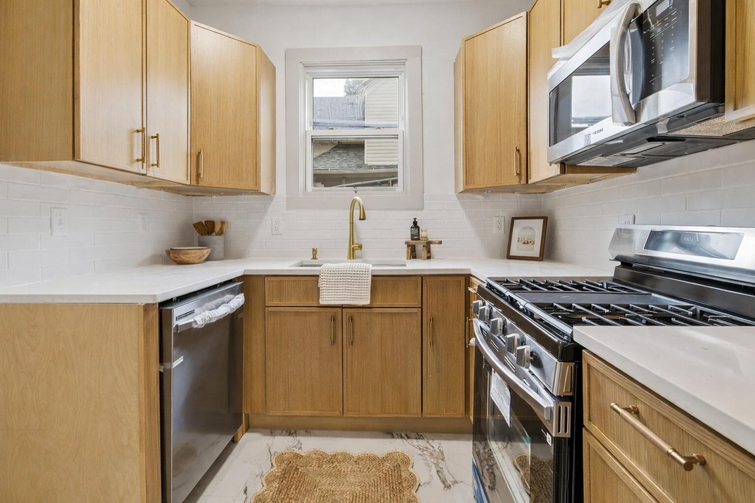 1206 Carlisle Avenue Racine, WI 53404 - Photo 5 of 34 ChatGPT Image Apr 2, 2026, 10_12_01 AM