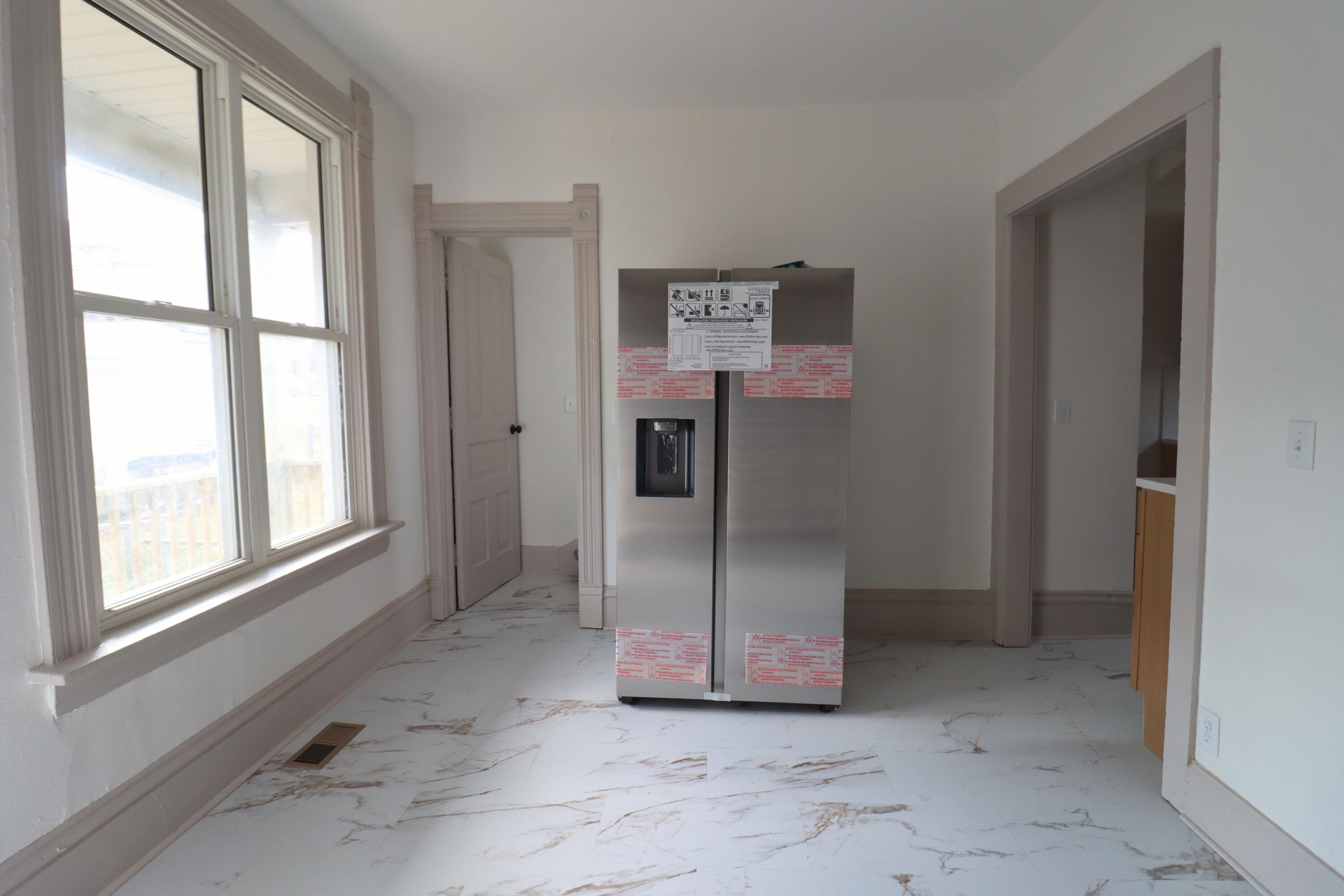 1206 Carlisle Avenue Racine, WI 53404 - Photo 6 of 34 IMG_7377