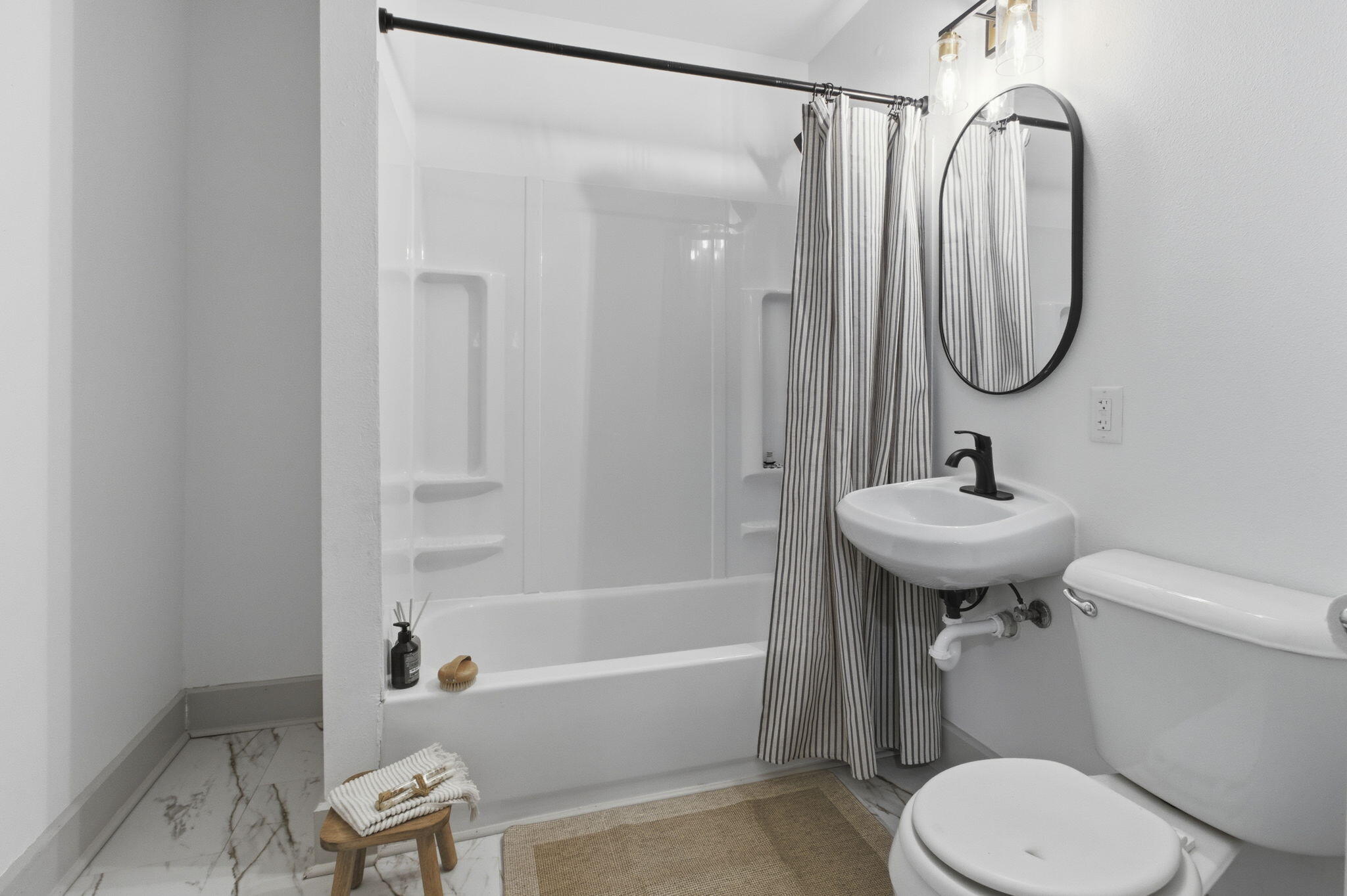 1206 Carlisle Avenue Racine, WI 53404 - Photo 10 of 34 4-web-or-mls-IMG_8225