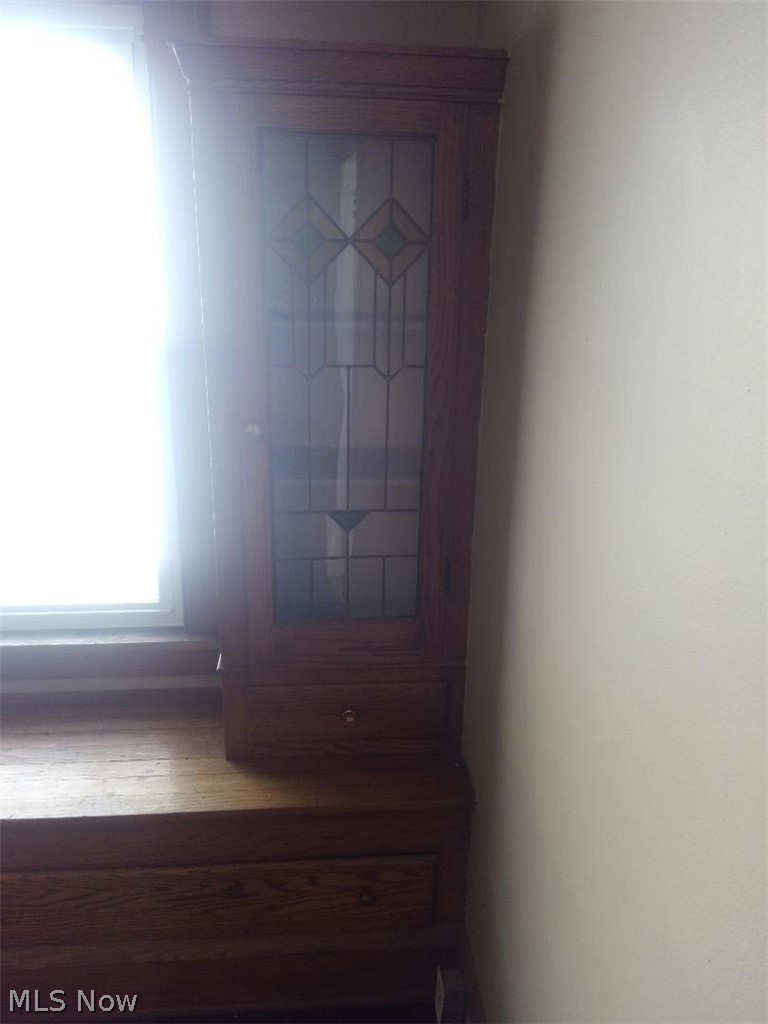 8002 Jameson Road Parma, OH 44129 - Photo 10 of 24