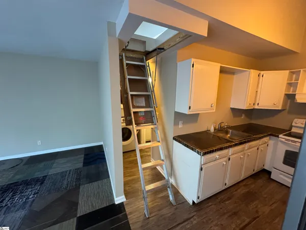 $87,500 | 125 Maple Street, Unit 101, Pendleton, SC 29670
