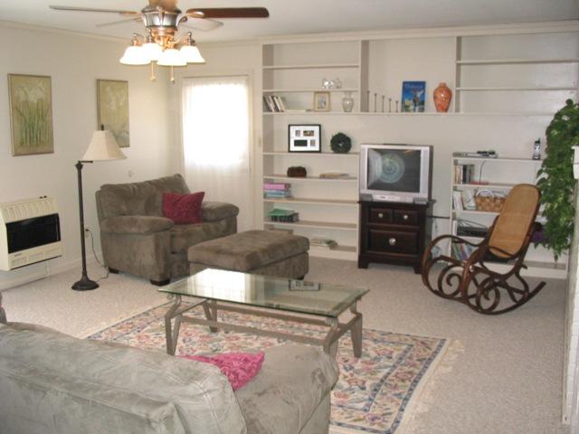 2505 Montvale Road Southwest Roanoke, VA 24015 - Photo 12 of 19 Master Bedroom / Family Room