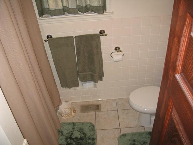 2505 Montvale Road Southwest Roanoke, VA 24015 - Photo 15 of 19 Bath photo 2