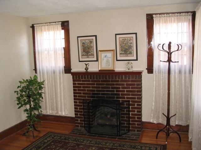 2505 Montvale Road Southwest Roanoke, VA 24015 - Photo 4 of 19 Living Room