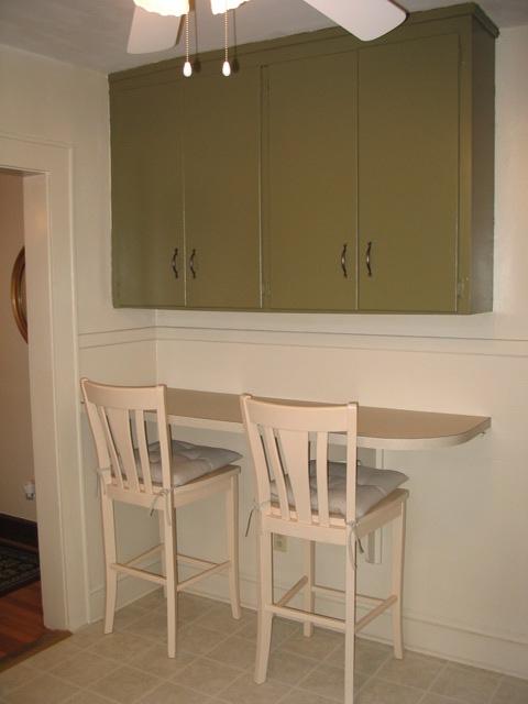 2505 Montvale Road Southwest Roanoke, VA 24015 - Photo 10 of 19 Kitchen Bar