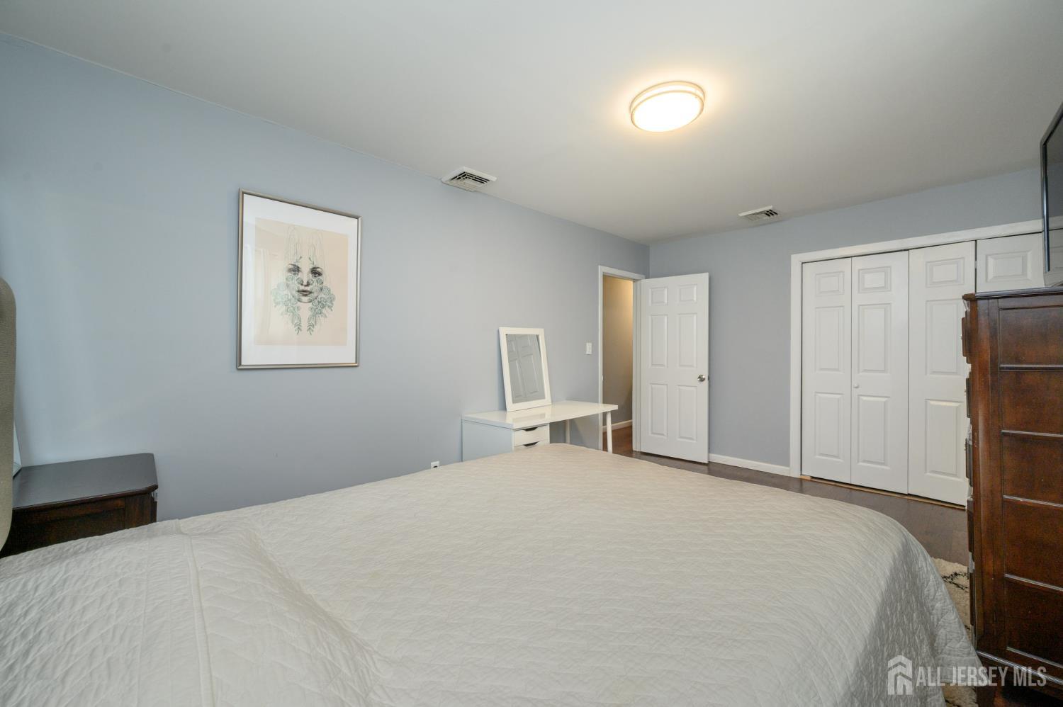519 Calvert Road North Brunswick, NJ 08902 - Photo 23 of 46