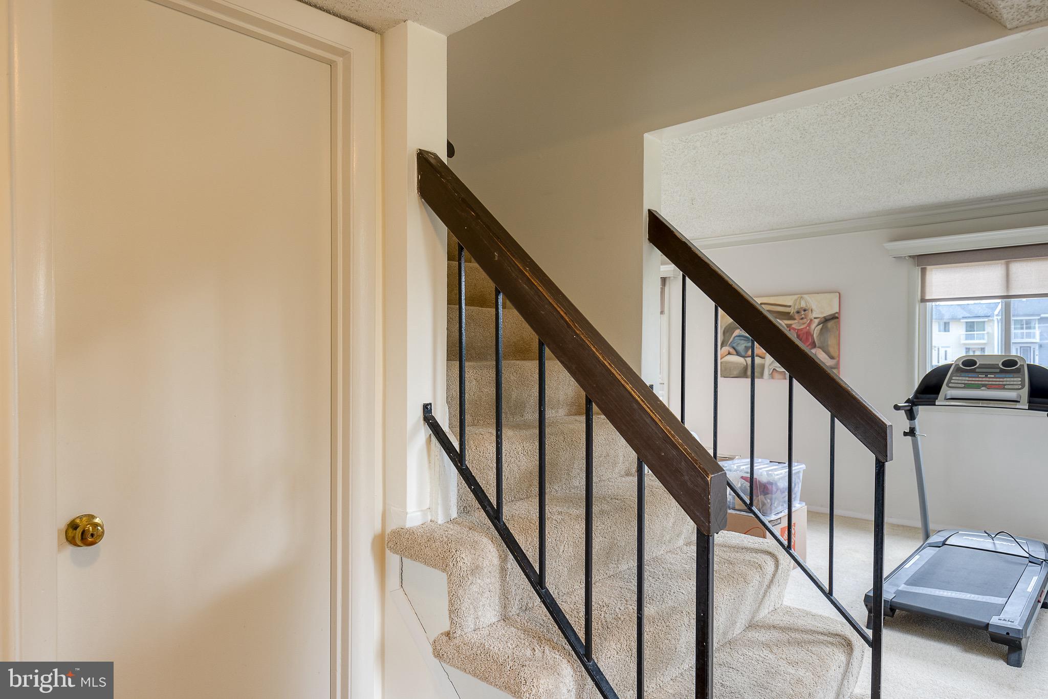 227 North Cottage Road Sterling, VA 20164 - Photo 3 of 33 Gallery Image 3