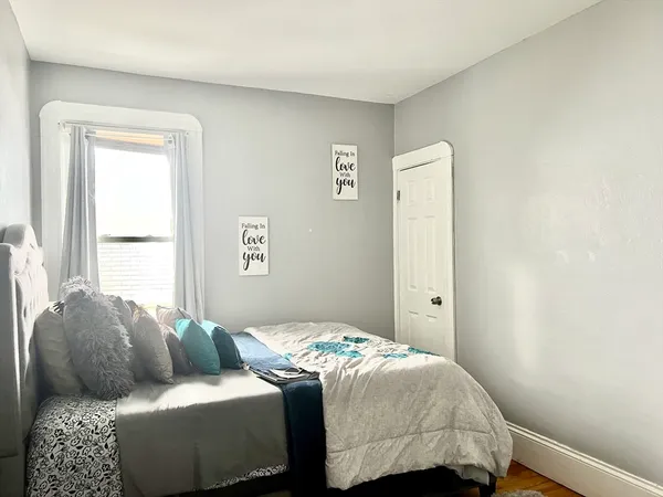 $1,800 | 30 Rodney Street, Unit 2, New Bedford, MA 02744