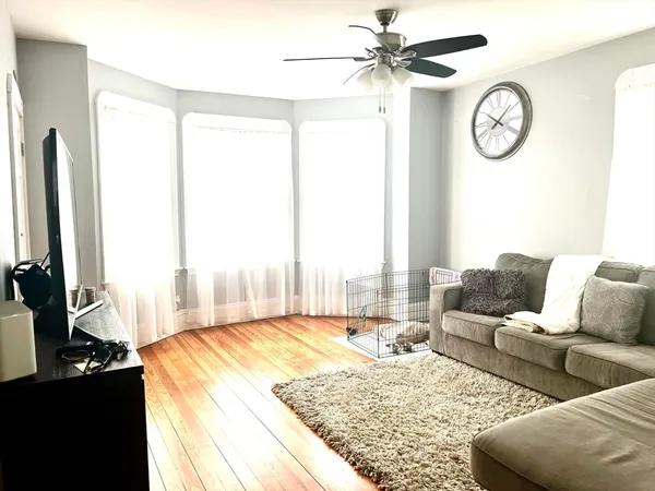 $1,800 | 30 Rodney Street, Unit 2, New Bedford, MA 02744