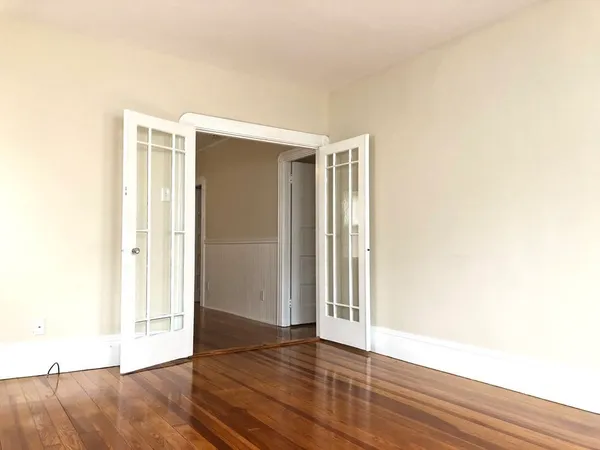 $1,800 | 30 Rodney Street, Unit 2, New Bedford, MA 02744