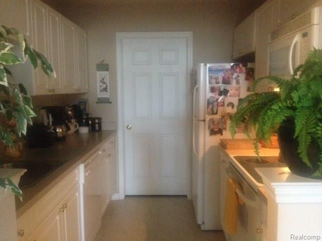 3597 Tremonte Circle Rochester, MI 48306 - Photo 7 of 16 photo-10.jpeg