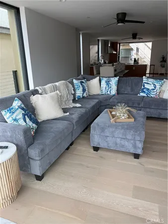 $5,900 | 3932 Ocean Drive, Oxnard, CA 93035