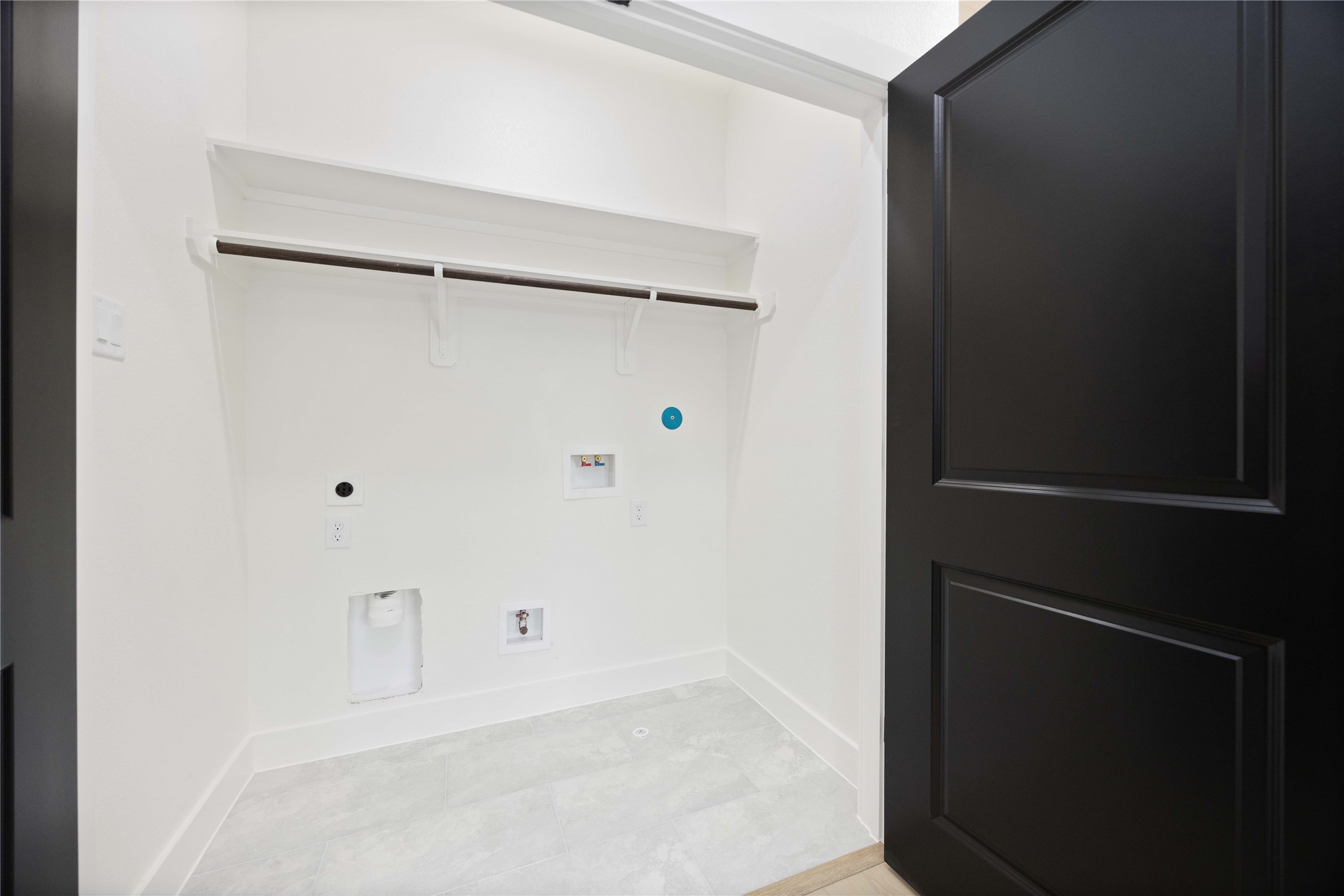 3528 Amos Street Houston, TX 77021 - Photo 19 of 30 a view of closet