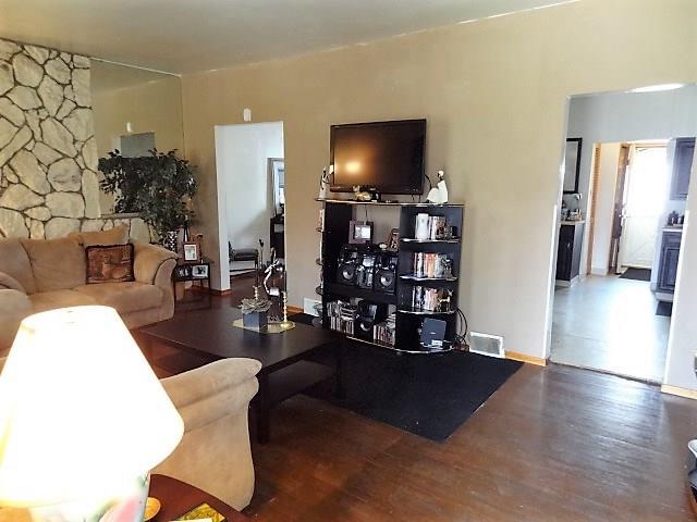 1016 2nd Street McKees Rocks, PA 15136 - Photo 4 of 18