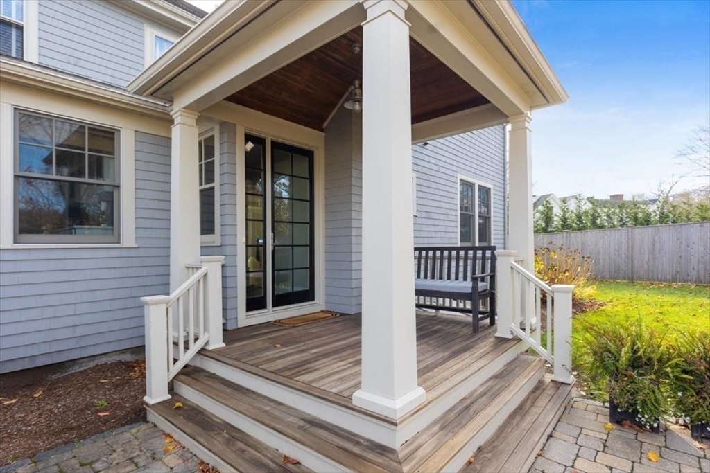 21 Middle Street Hingham, MA 02043 - Photo 14 of 32