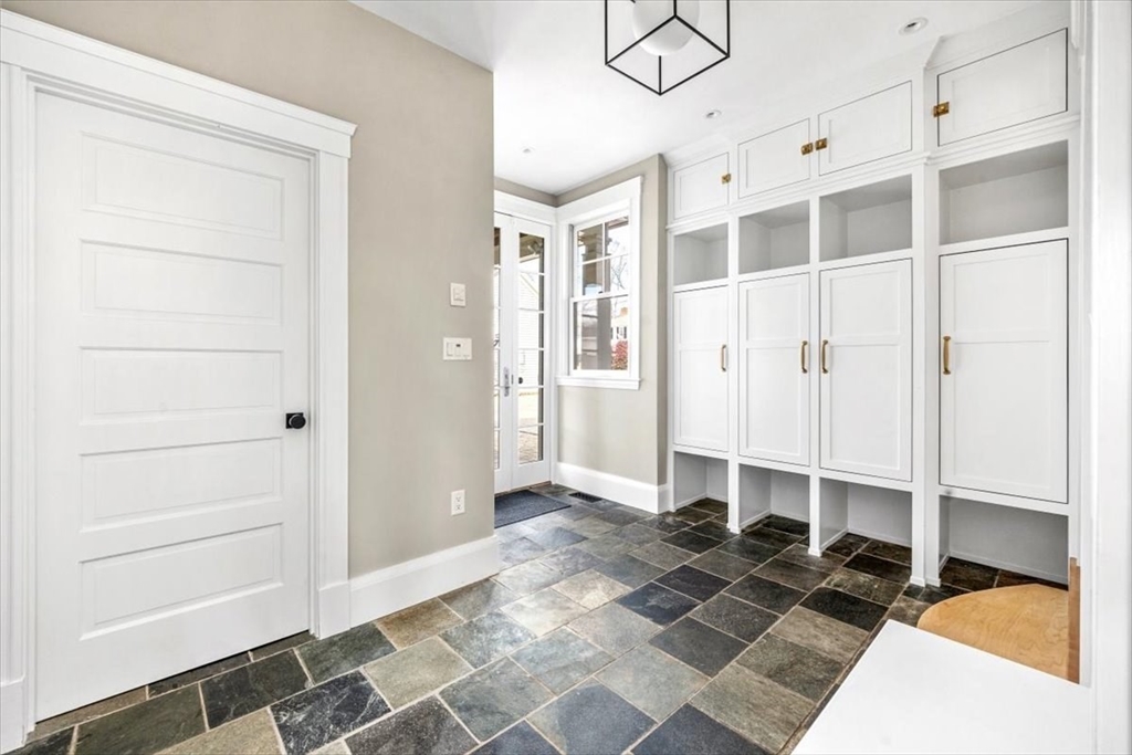 21 Middle Street Hingham, MA 02043 - Photo 15 of 32