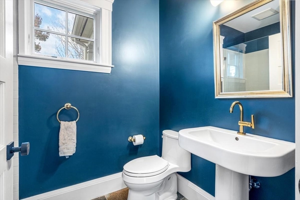 21 Middle Street Hingham, MA 02043 - Photo 16 of 32