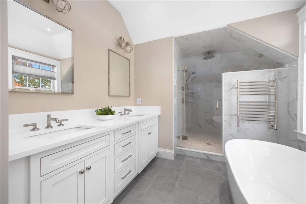 21 Middle Street Hingham, MA 02043 - Photo 19 of 32