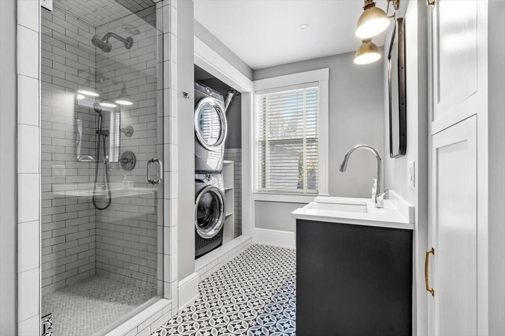 21 Middle Street Hingham, MA 02043 - Photo 21 of 32