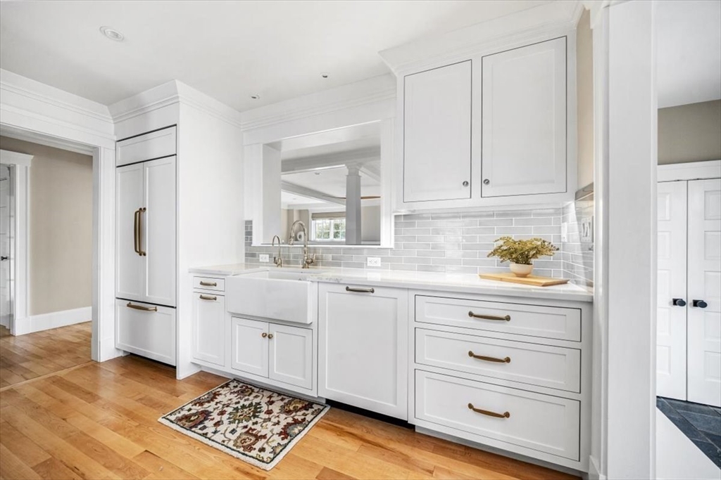 21 Middle Street Hingham, MA 02043 - Photo 8 of 32