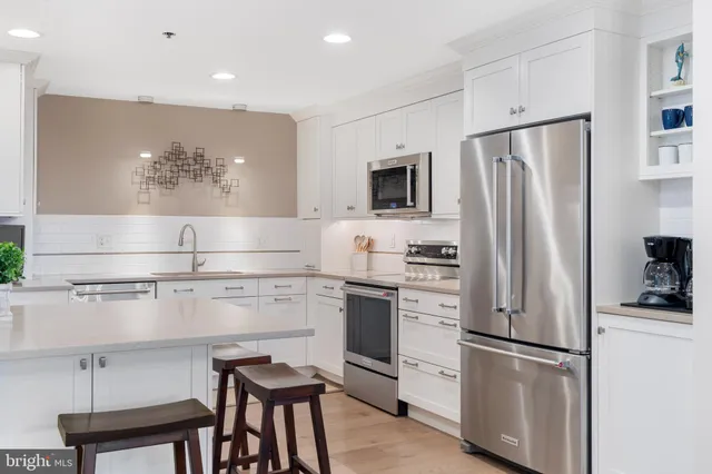 $330,000 | 2 Southerly Court, Unit 302, Towson, MD 21286