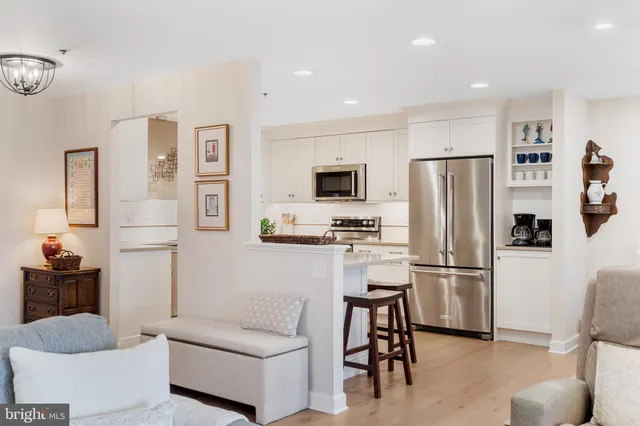 $330,000 | 2 Southerly Court, Unit 302, Towson, MD 21286