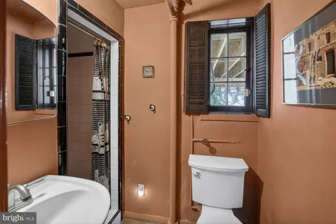 $1,199,000 | 6650 32nd Place Northwest, Washington, DC 20015