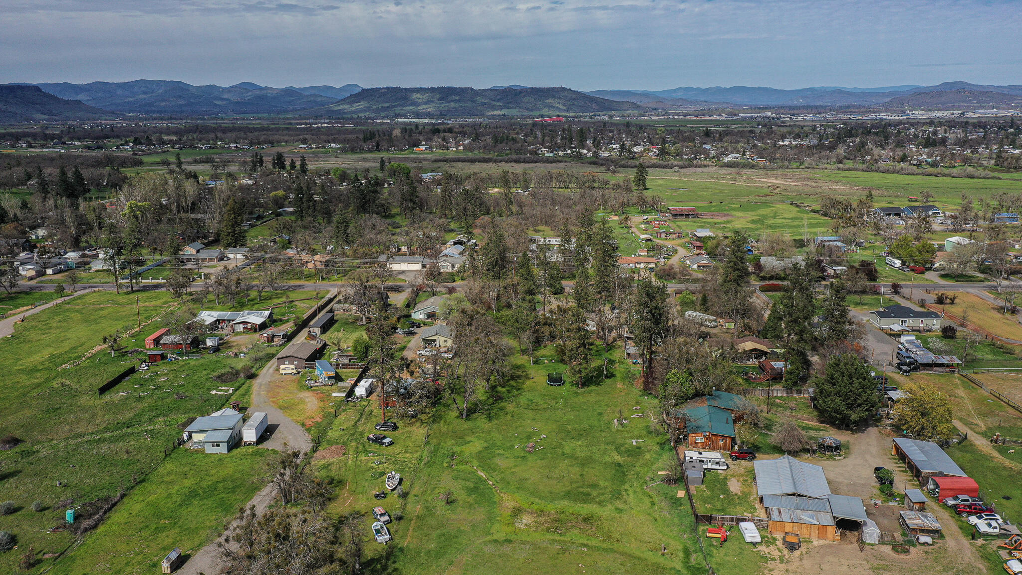 549 Wilson Road Central Point, OR 97502 - Photo 26 of 35 DJI_0610