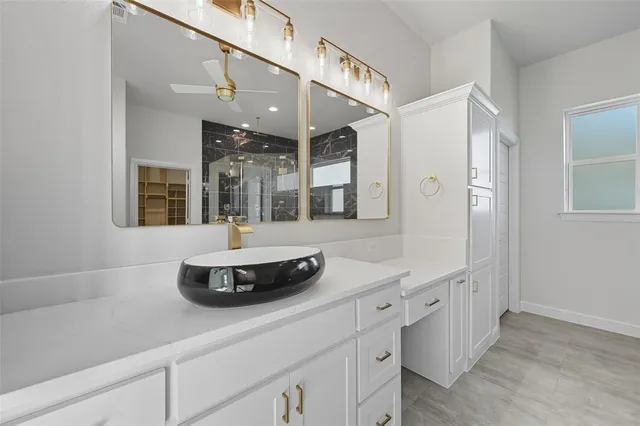 $899,900 | 112 La Paloma Way, Decatur, TX 76234