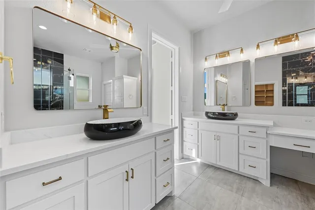 $899,900 | 112 La Paloma Way, Decatur, TX 76234