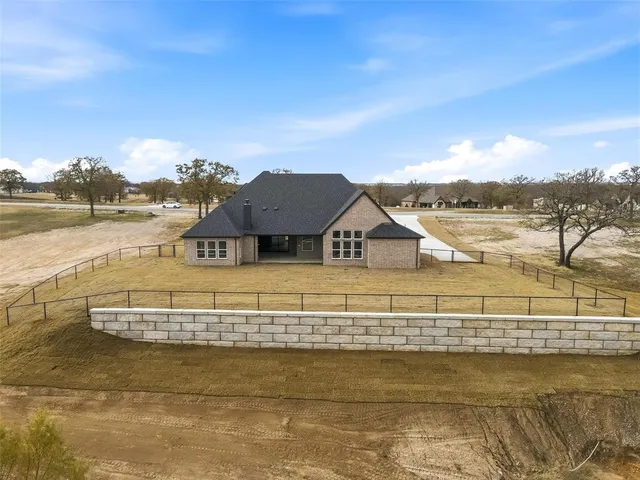 $899,900 | 112 La Paloma Way, Decatur, TX 76234