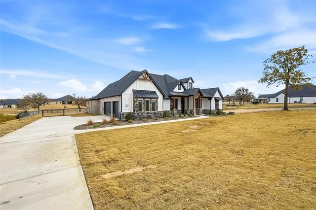 $899,900 | 112 La Paloma Way, Decatur, TX 76234