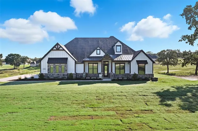 $899,900 | 112 La Paloma Way, Decatur, TX 76234