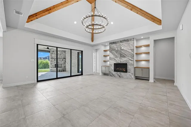 $899,900 | 112 La Paloma Way, Decatur, TX 76234