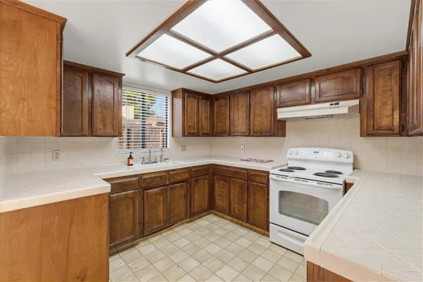 $405,000 | 1345 Robinson Avenue, Clovis, CA 93727