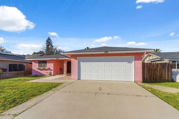 $405,000 | 1345 Robinson Avenue, Clovis, CA 93727