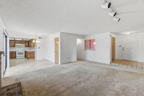 $405,000 | 1345 Robinson Avenue, Clovis, CA 93727