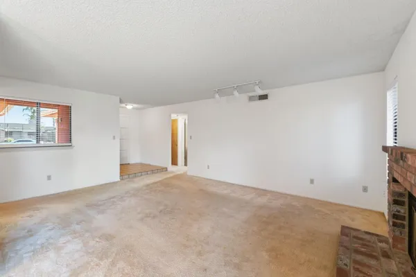 $405,000 | 1345 Robinson Avenue, Clovis, CA 93727