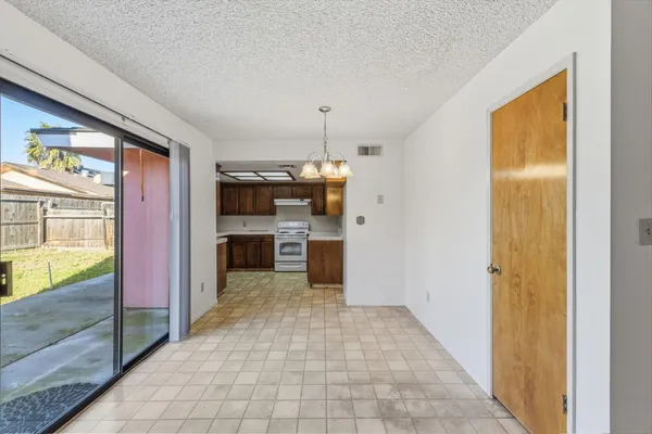 $405,000 | 1345 Robinson Avenue, Clovis, CA 93727