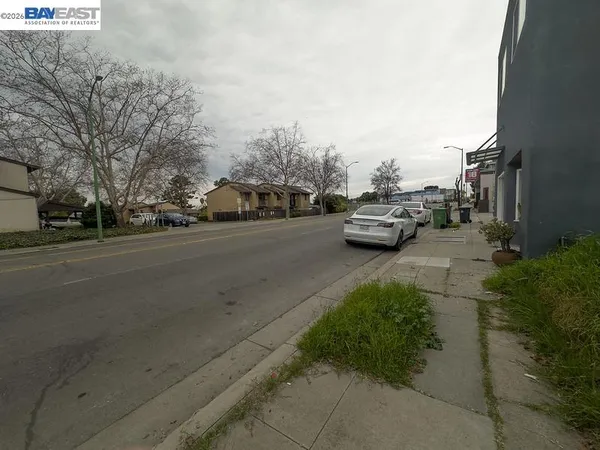 $75,000 | Macarthur Boulevard, Oakland, CA 94605
