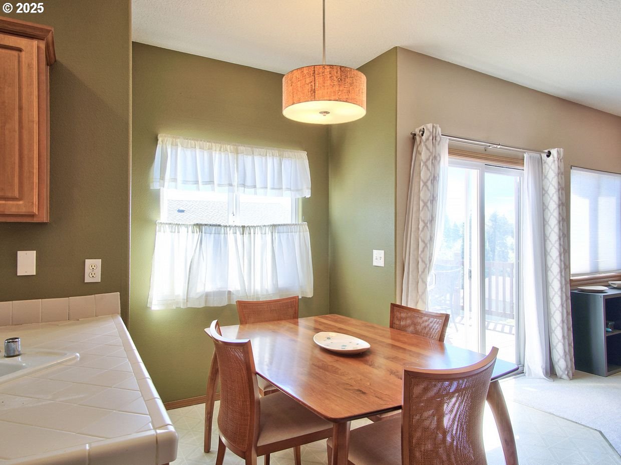800 Northwest Magnolia Street Camas, WA 98607 - Photo 17 of 48 Dining Room