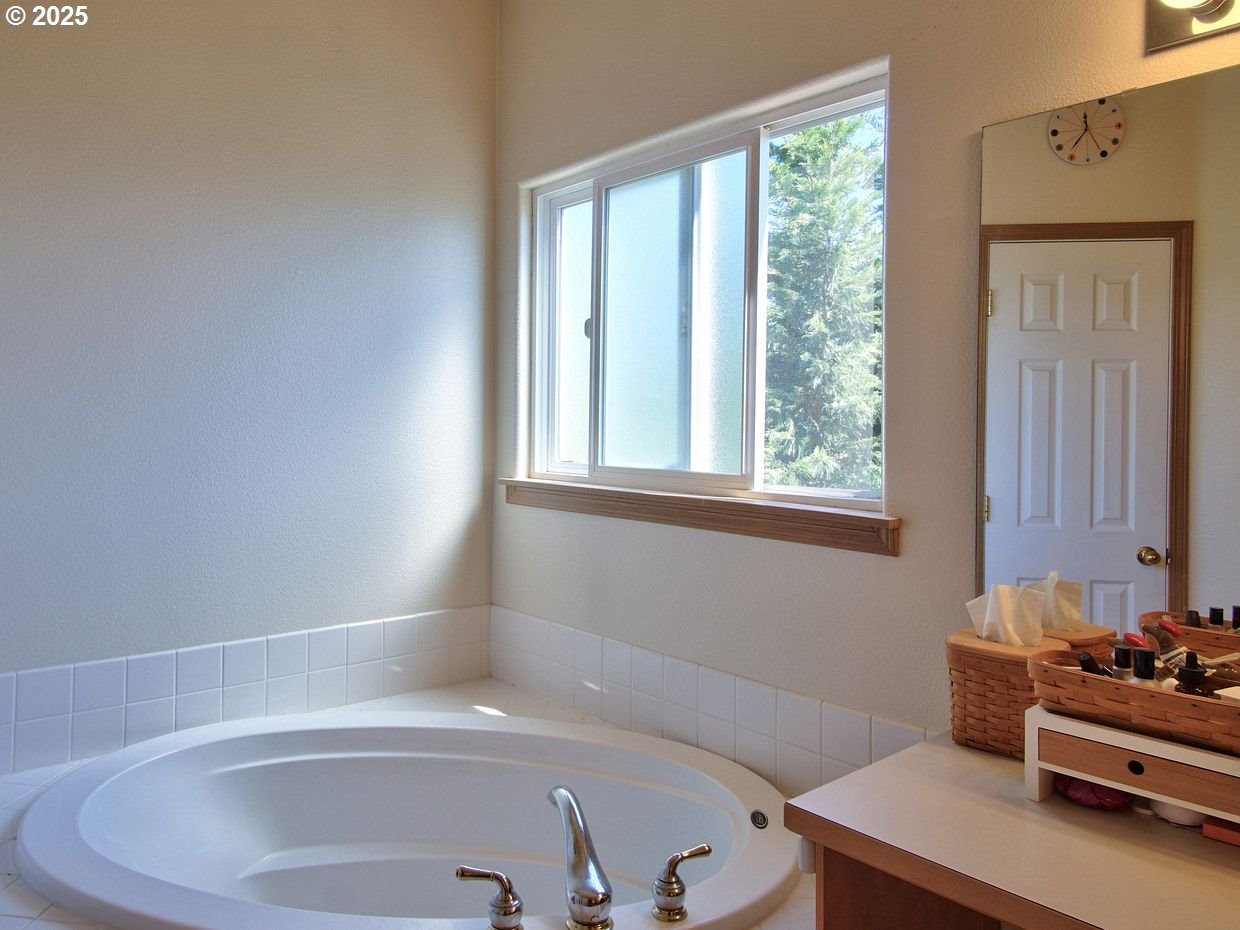 800 Northwest Magnolia Street Camas, WA 98607 - Photo 37 of 48 Bathroom
