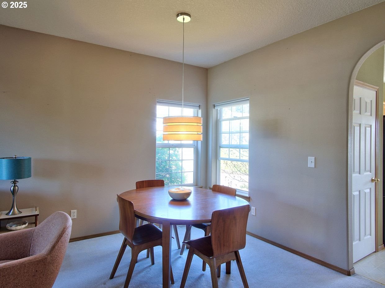 800 Northwest Magnolia Street Camas, WA 98607 - Photo 9 of 48 Dining Room