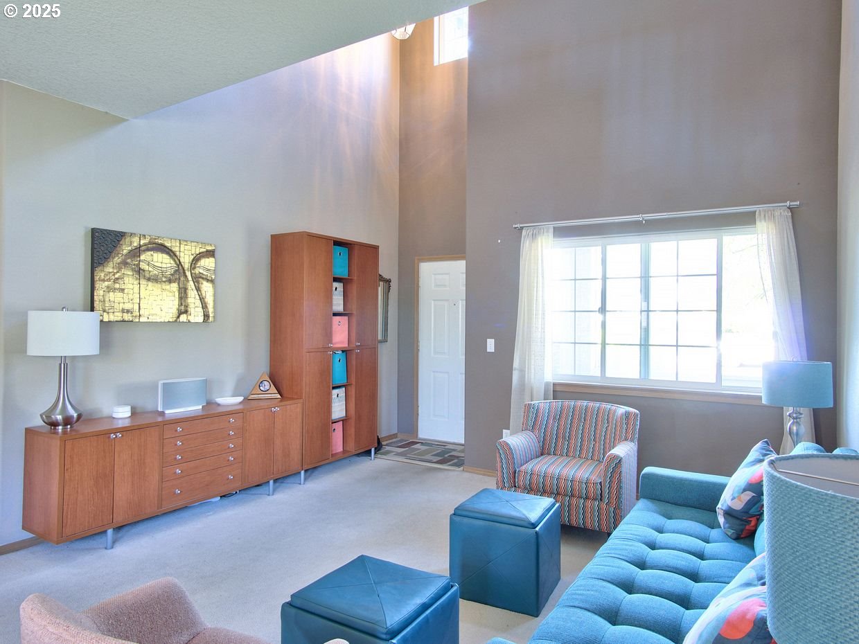 800 Northwest Magnolia Street Camas, WA 98607 - Photo 10 of 48 Living Room/Entrance