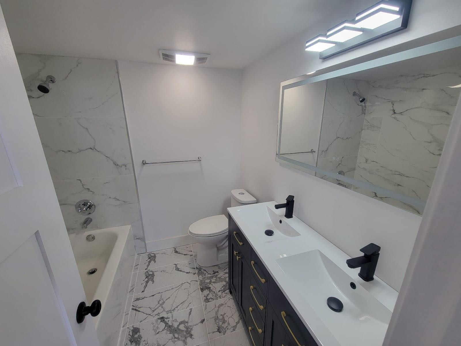 4222 Inverrary Boulevard, Unit 4413 Lauderhill, FL 33319 - Photo 20 of 34 Master bath