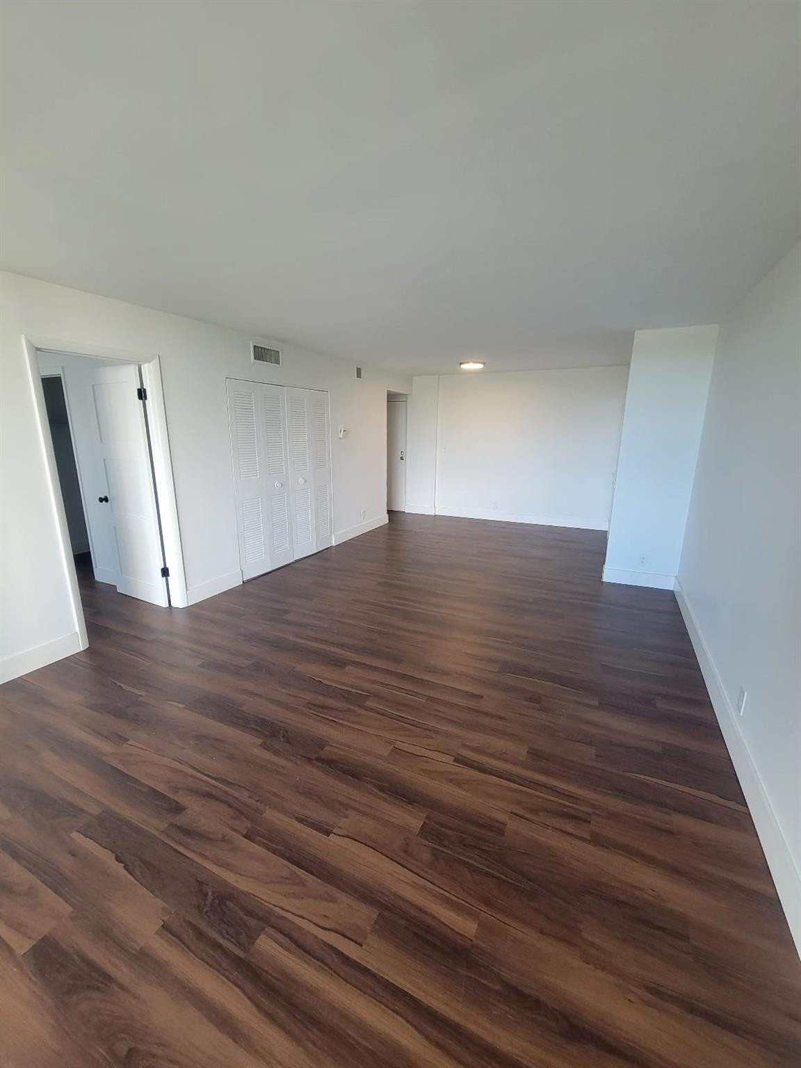 4222 Inverrary Boulevard, Unit 4413 Lauderhill, FL 33319 - Photo 9 of 34 Living room & dining room
